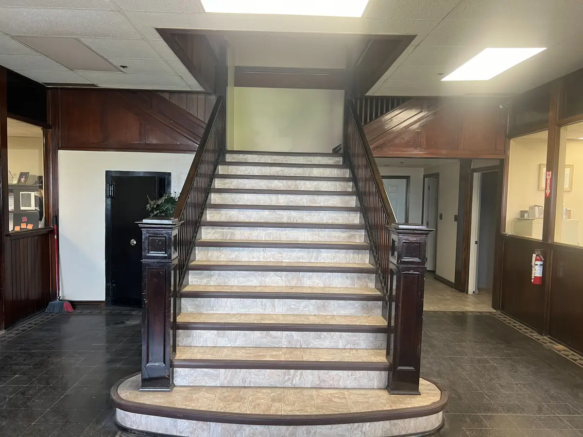 Chatham-kent, ON N7M 2R3,37 MILL ST W