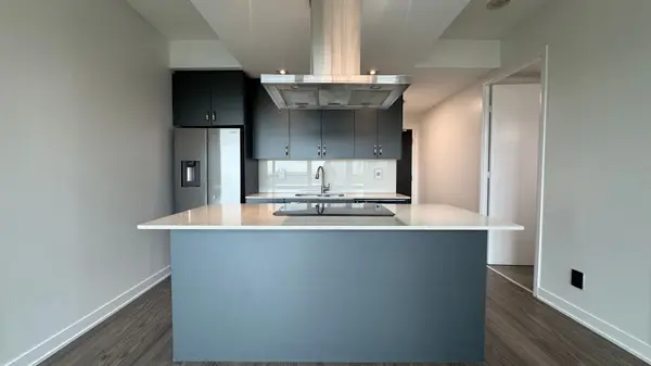 165 Legion RD N #730, Toronto W06, ON M8Y 0B3