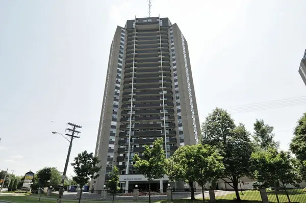 Mooneys Bay - Carleton Heights And Area, ON K2C 3N5,1380 Prince of Wales DR #202