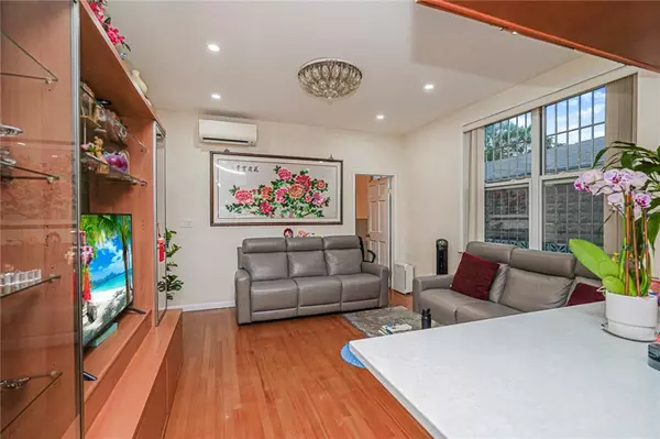 Brooklyn, NY 11214,72 Bay 38th ST