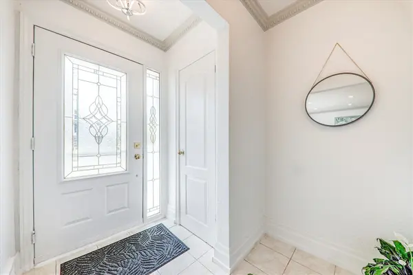 Toronto E04, ON M1R 2V1,63 Lynvalley CRES