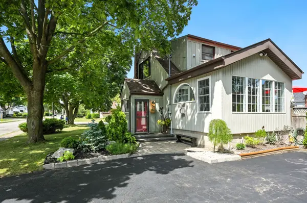 Hamilton, ON L0R 2H0,30 Elgin ST