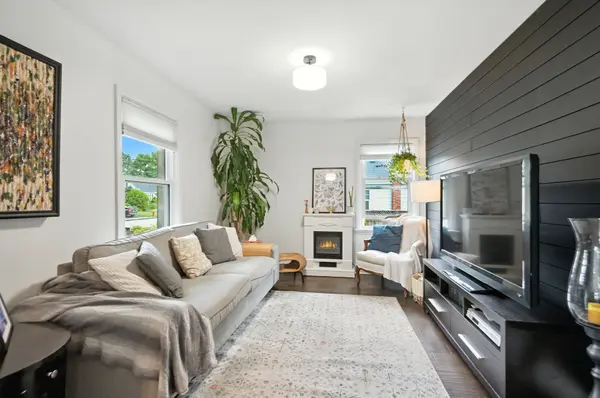 Hamilton, ON L0R 2H0,30 Elgin ST