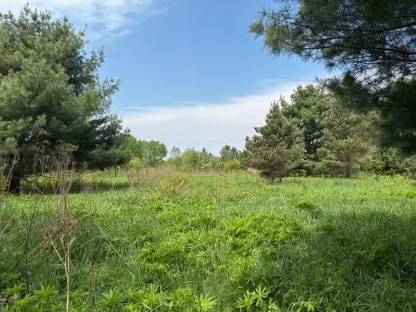 351 Ravenscliffe RD, Huntsville, ON P1H 1L6