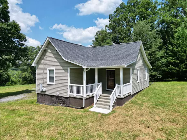 23 Miles LN, Evington, VA 24550