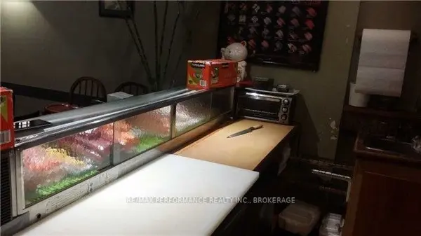 2384 Bloor ST W, Toronto W02, ON M6S 1P5