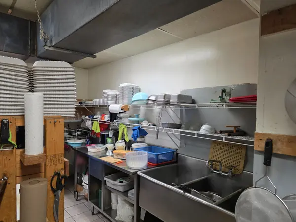 2384 Bloor ST W, Toronto W02, ON M6S 1P5