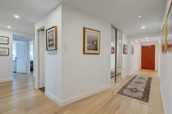 Toronto W06, ON M8V 2Z6,2045 Lake Shore BLVD W #2410