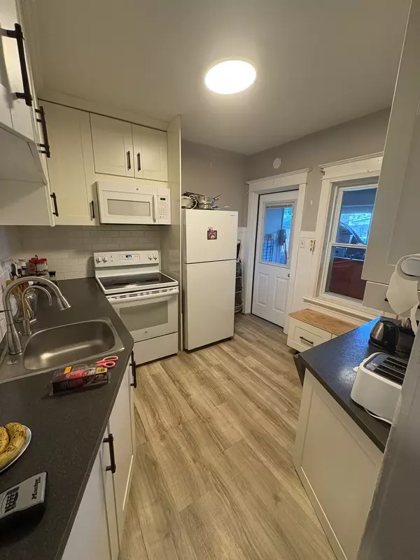 Hamilton, ON L8H 5K2,378 PALING AVE