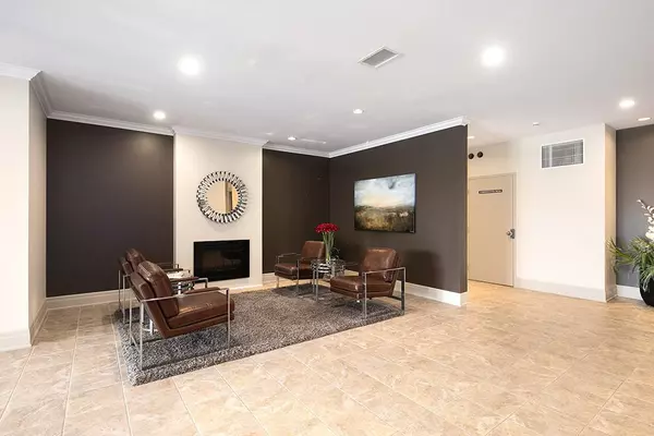 Blue Mountains, ON N0H 2P0,25 Beaver ST S #203