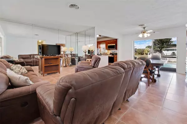 Davie, FL 33314,5651 SW 56th St