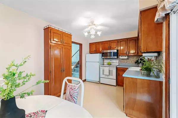 Niagara Falls, ON L2J 1J9,5840 Keith ST