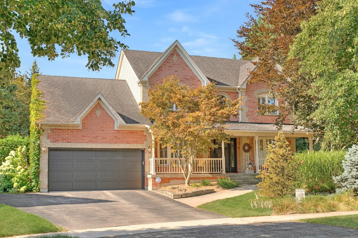 Kitchener, ON N2P 2A7,19 Huntingwood CT