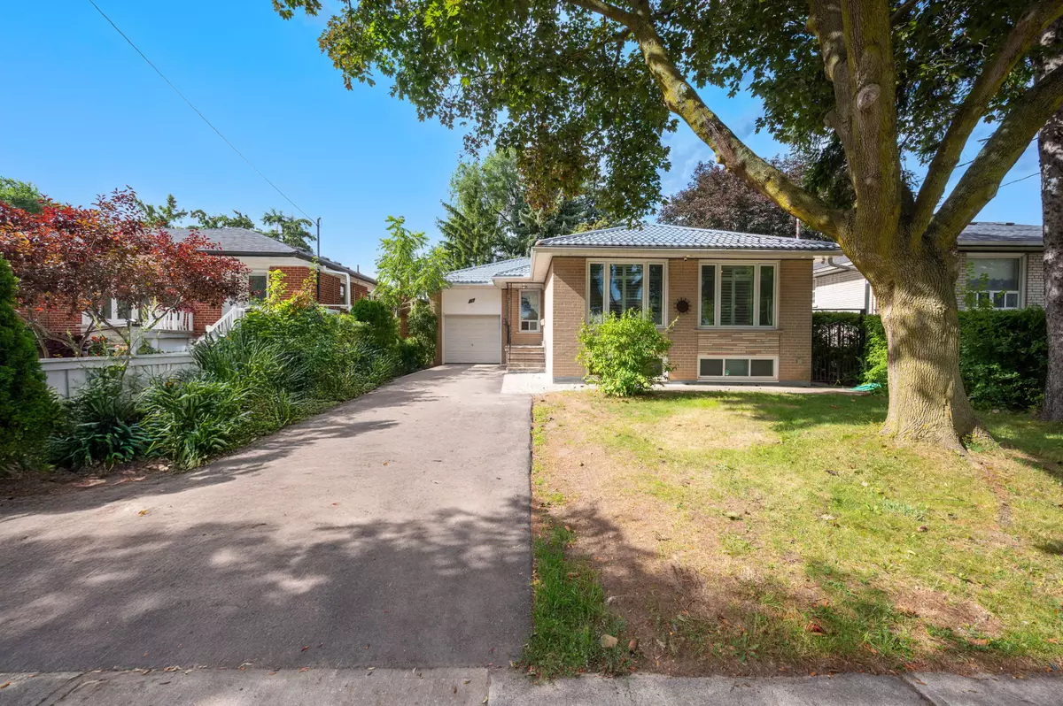 Toronto W10, ON M9V 2V2,16 Pagoda PL