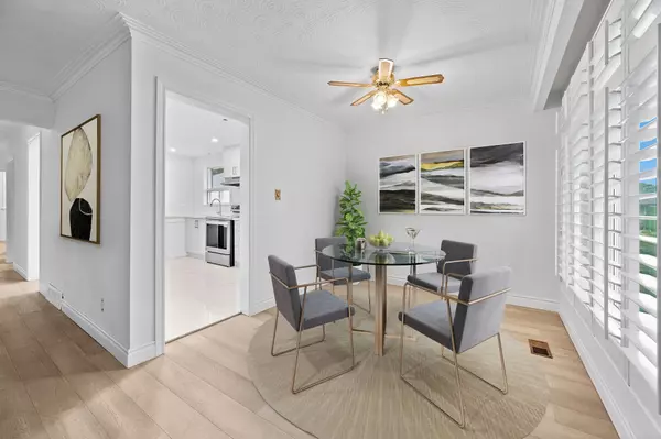 Toronto W10, ON M9V 2V2,16 Pagoda PL