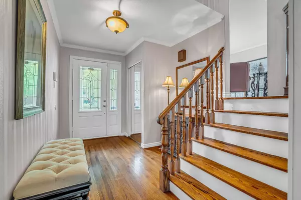 Mississauga, ON L5G 4B7,1454 Leda AVE