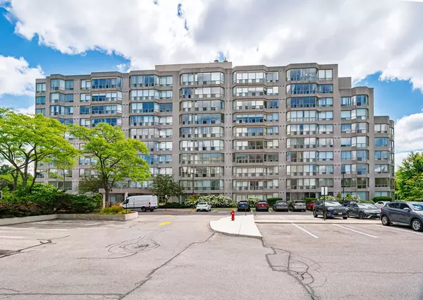 175 Cedar AVE #712, Richmond Hill, ON L4C 9V3