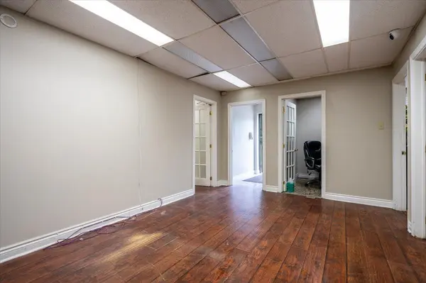 Bradford West Gwillimbury, ON L3Z 3G9,355 Dissette ST