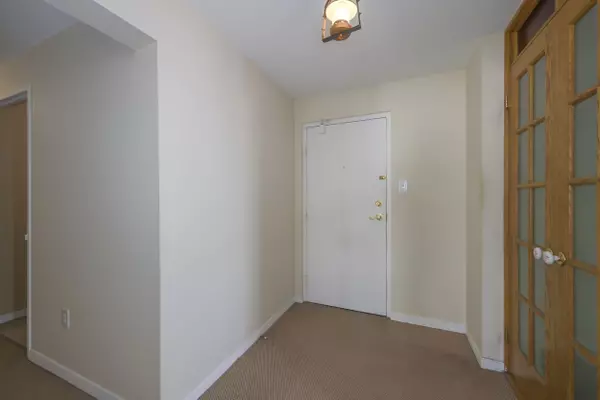 London North, ON N6H 4Z1,570 PROUDFOOT LN #910