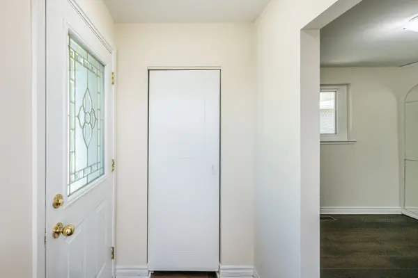 Toronto W10, ON M9W 3K7,8 Millview CT