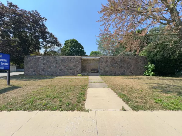 4207/4213 Drummond RD, Niagara Falls, ON L2E 6C2