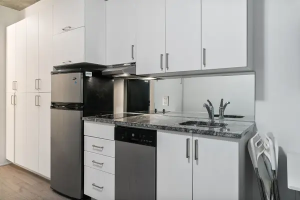 Oshawa, ON L1G 4Y3,1900 Simcoe ST N #319