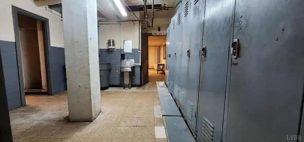 3989 Cifax RD, Goode, VA 24556