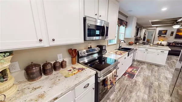 2957 Waterwood Drive, Chandler, TX 75758