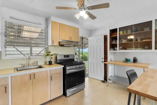 Hilo, HI 96720,414-A MOHOULI ST