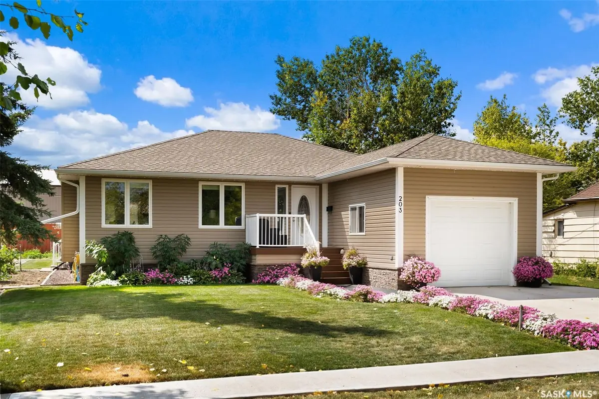 201 & 203 McRorie AVENUE, Avonlea, SK S0H 0C0