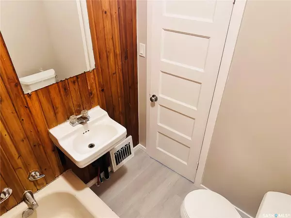 Regina, SK S4P 1J4,1705 Quebec STREET