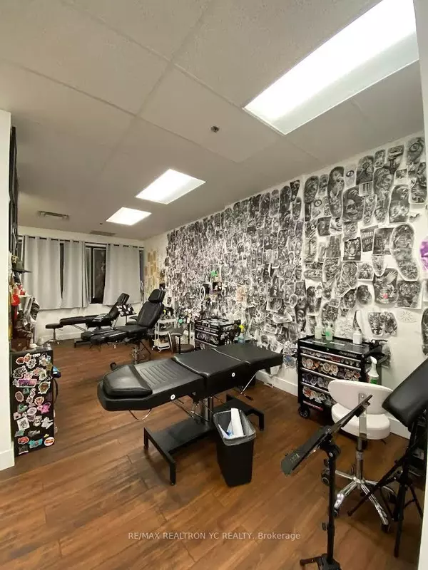 398 Steeles AVE W #215, Vaughan, ON L4J 6X3