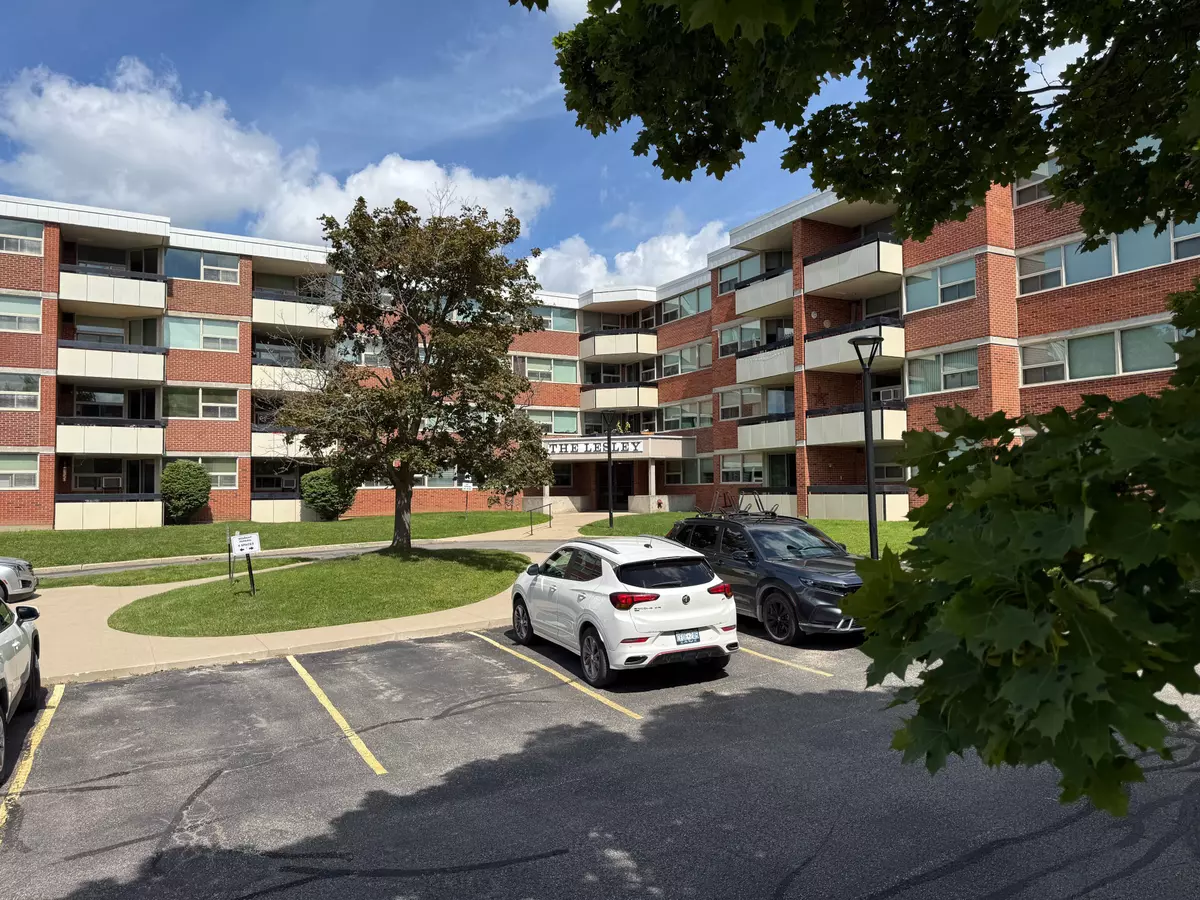 Owen Sound, ON N4K 1R2,860 9TH ST E #410