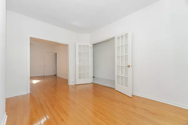 Toronto W03, ON M6E 3P6,1812 Dufferin ST