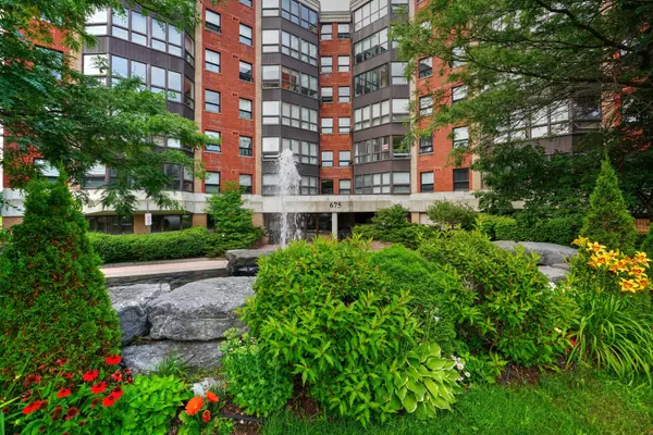 Kingston, ON K7M 8L5,675 Davis DR #607