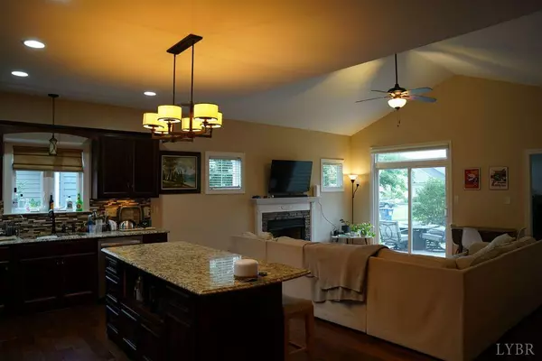 Lynchburg, VA 24502,305 Capstone DR