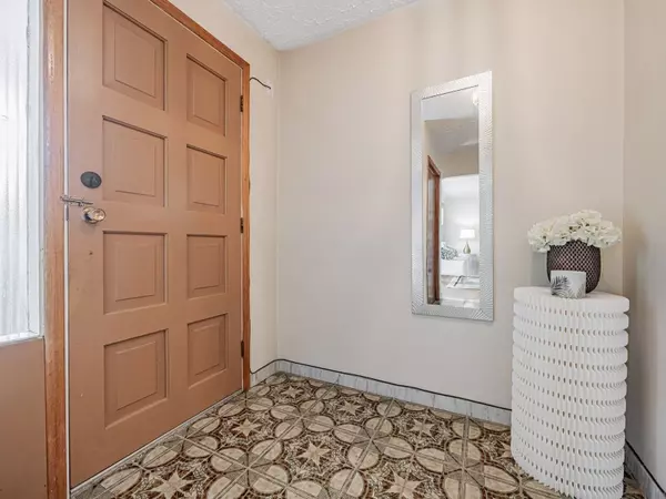 Toronto E04, ON M1K 4K7,30 Huntington AVE