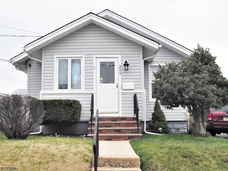209 Monroe St, Linden City, NJ 07036