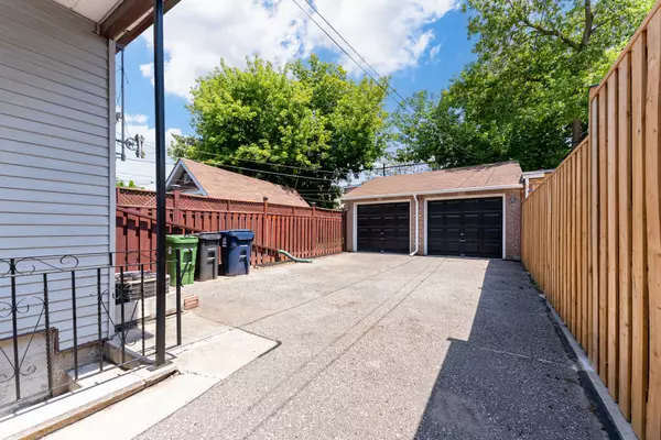 Toronto W03, ON M6N 3K2,143 Silverthorn AVE