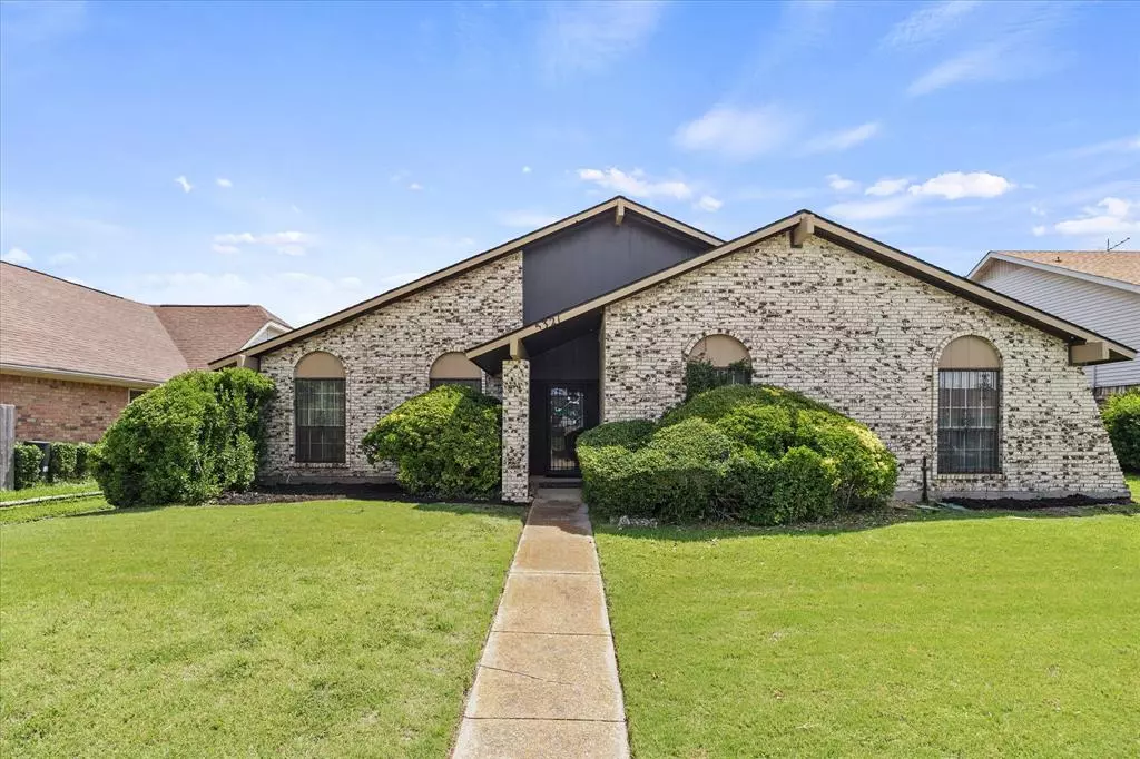 Garland, TX 75043,5321 Barcelona Drive