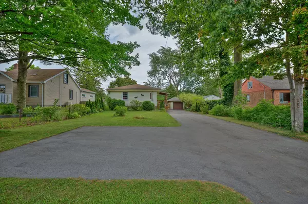 Niagara Falls, ON L2H 1L2,6112 Montrose RD