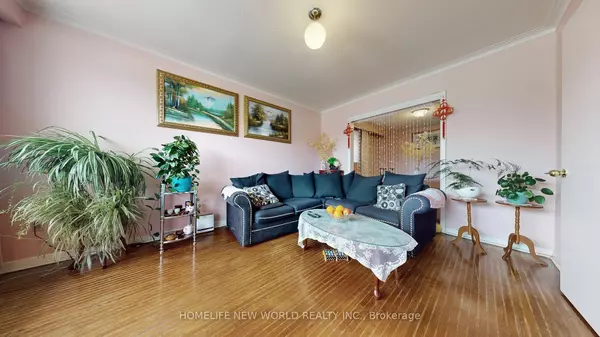 Toronto E04, ON M1K 1T7,74 North Edgely AVE