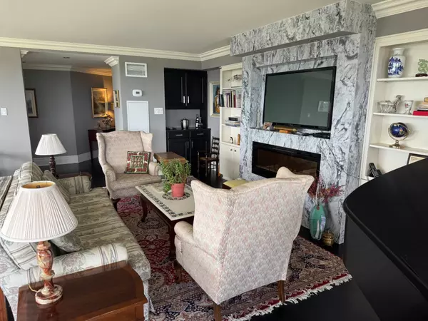 2045 Lake Shore BLVD W #2703, Toronto W06, ON M8V 2Z6