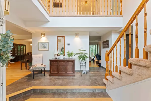 Orleans - Cumberland And Area, ON K4B 1H4,730 Canary ST