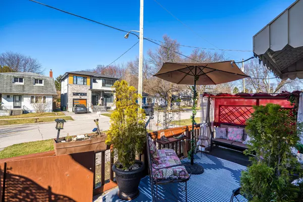 Toronto E04, ON M1L 2X8,5 Westbourne AVE