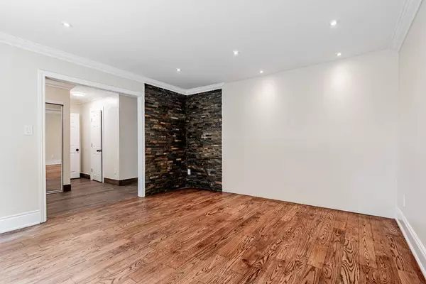 Brampton, ON L6V 2E8,30 Herkley DR