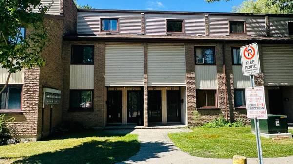 1200 COURTLAND AVE #2, Kitchener, ON N2C 1K7