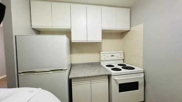 Kitchener, ON N2C 1K7,1200 COURTLAND AVE #2