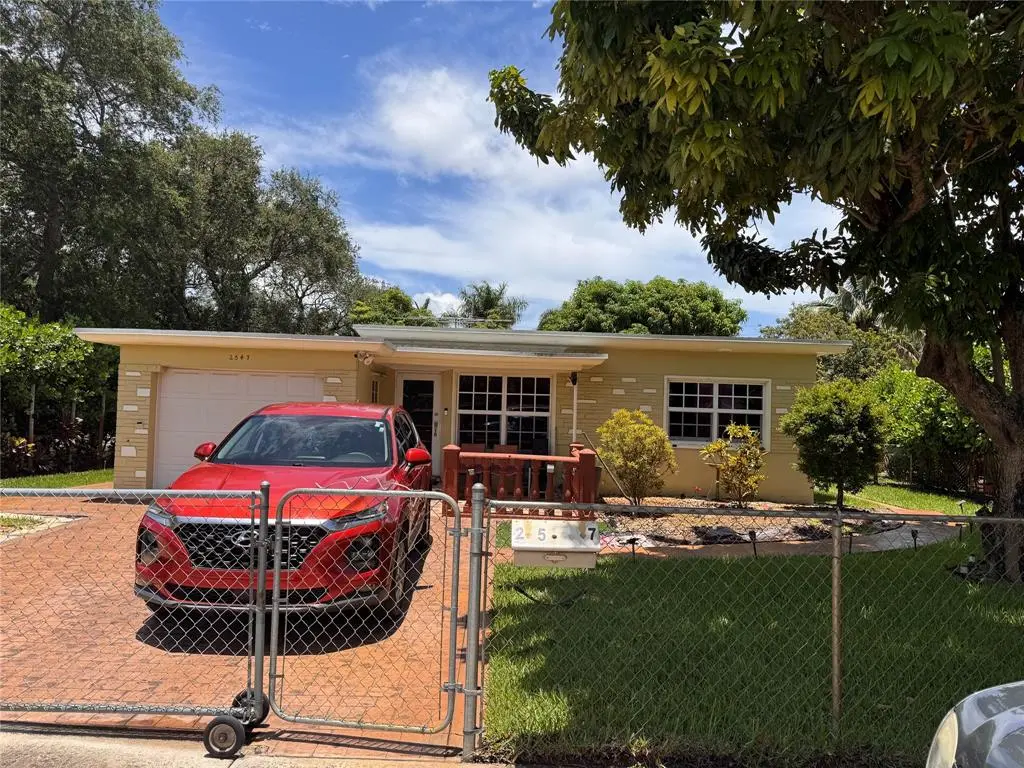 Hollywood, FL 33020,2547 THOMAS ST