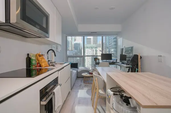 Toronto C01, ON M5V 0W7,327 King ST W #1408